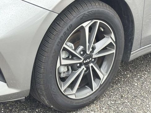 Used 2024 Kia Forte LXS FWD image 16