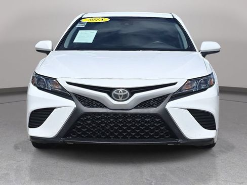Used 2018 Toyota Camry SE FWD image 3
