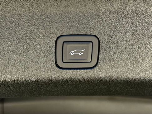 Used 2025 Cadillac Escalade Sport Platinum image 27