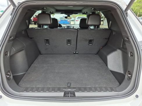 Used 2023 Chevrolet Equinox RS FWD image 22