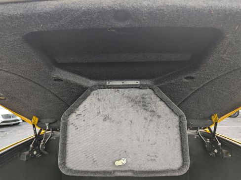 Used 2004 Chevrolet SSR w/ Preferred Equipment Group image 33