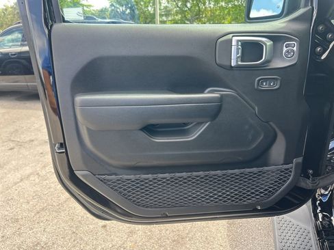 Used 2023 Jeep Wrangler Sport S image 34