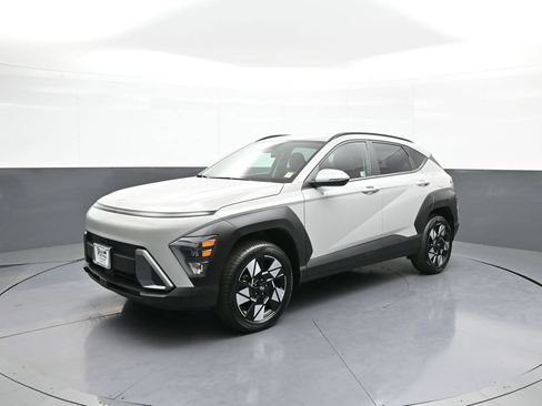 Certified 2025 Hyundai Kona SEL AWD/4WD image 1