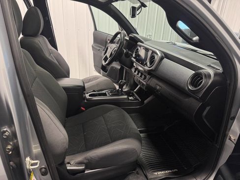 Used 2016 Toyota Tacoma TRD Off-Road image 20