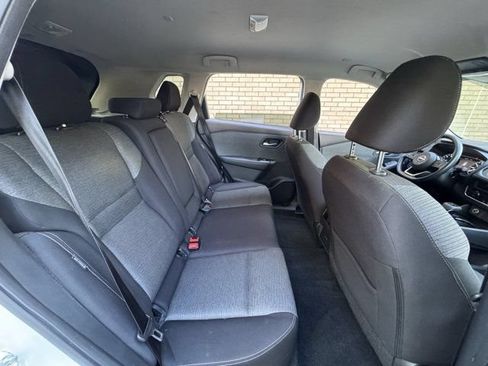 Used 2023 Nissan Rogue SV AWD/4WD image 16