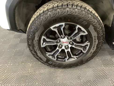 Used 2023 GMC Canyon AT4 image 2