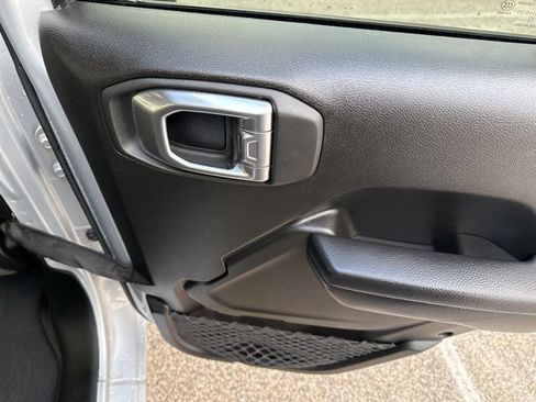 Used 2024 Jeep Wrangler Sport S image 14