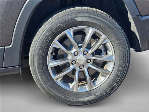 Used 2021 Jeep Cherokee Latitude Lux image 20