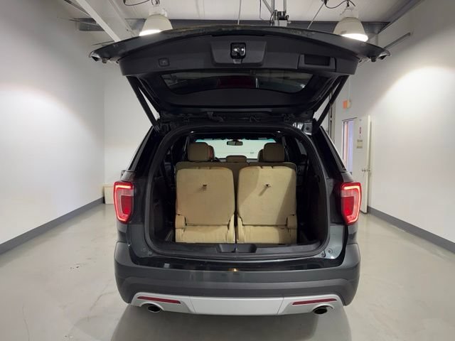 Used 2016 Ford Explorer Limited w/ Equipment Group 301A AWD/4WD image 8