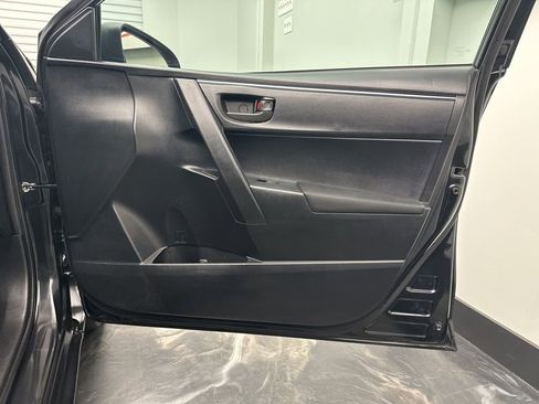 Used 2014 Toyota Corolla L FWD image 10