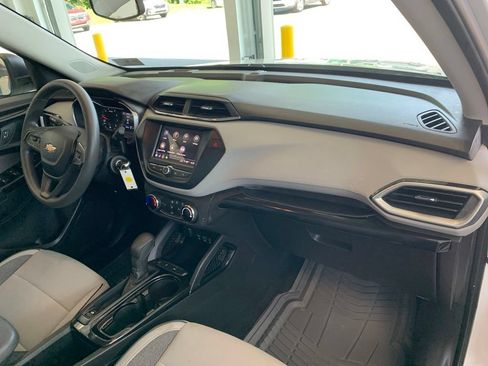 Used 2021 Chevrolet TrailBlazer LS FWD image 20