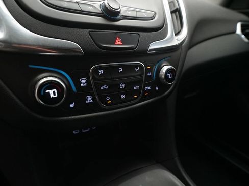 Used 2019 Chevrolet Equinox LT image 19