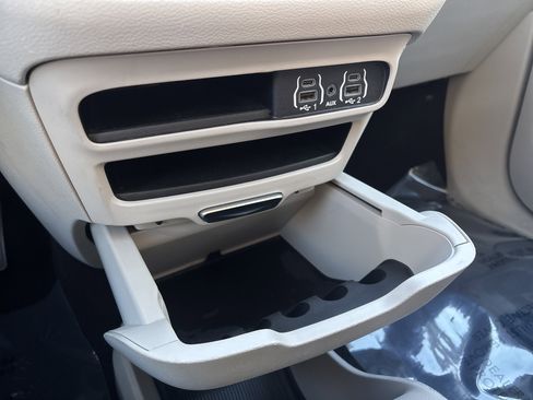 Used 2023 Chrysler Voyager LX image 26