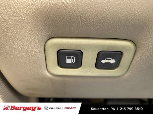 Used 2005 Cadillac XLR RWD image 20