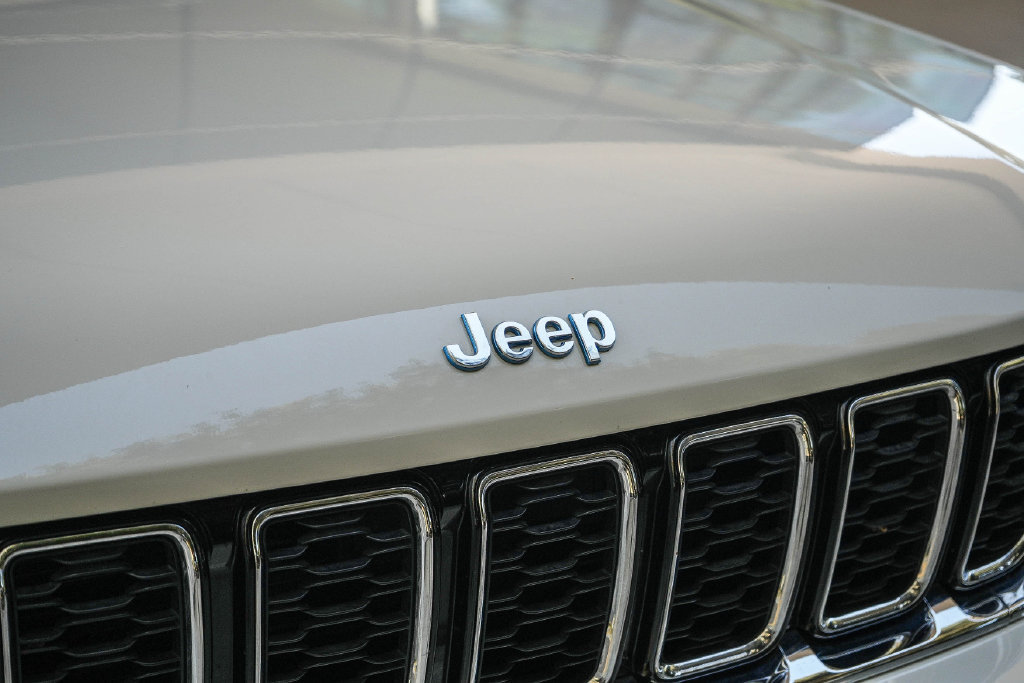 Used 2023 Jeep Grand Cherokee 4WD 4xe image 8
