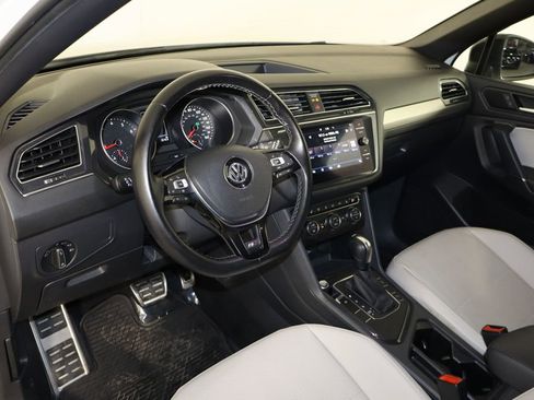 Used 2020 Volkswagen Tiguan SE R-Line FWD image 27
