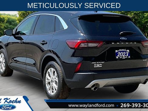 Used 2023 Ford Escape Active AWD/4WD image 2