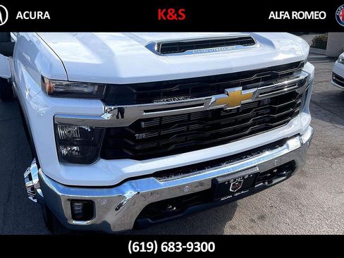 Used 2025 Chevrolet Silverado 3500 LT w/ Safety Package AWD/4WD image 9