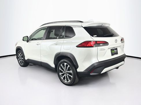 Used 2022 Toyota Corolla Cross XLE AWD/4WD image 5