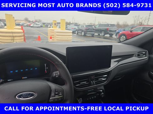 Used 2025 Ford Escape ST-Line w/ Equipment Group 301A image 10