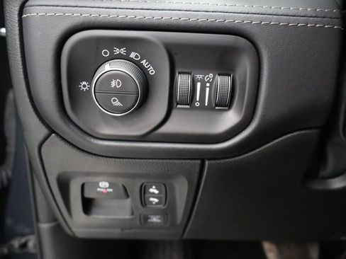 Used 2026 RAM 1500 Limited AWD/4WD image 12