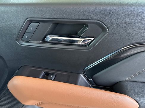 Used 2024 GMC Canyon AT4 w/ Canyon Safety Plus Package image 20