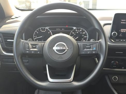 Used 2023 Nissan Rogue SV AWD/4WD image 12