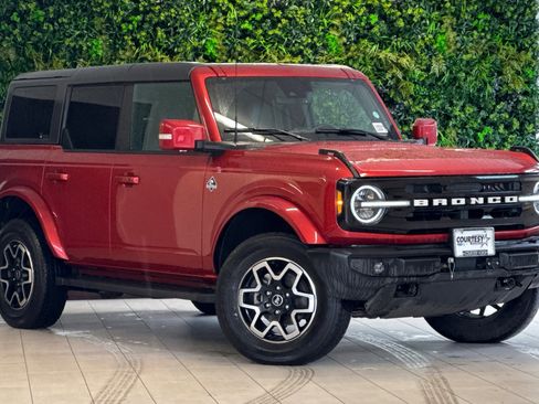 Certified 2022 Ford Bronco Outer Banks image 1