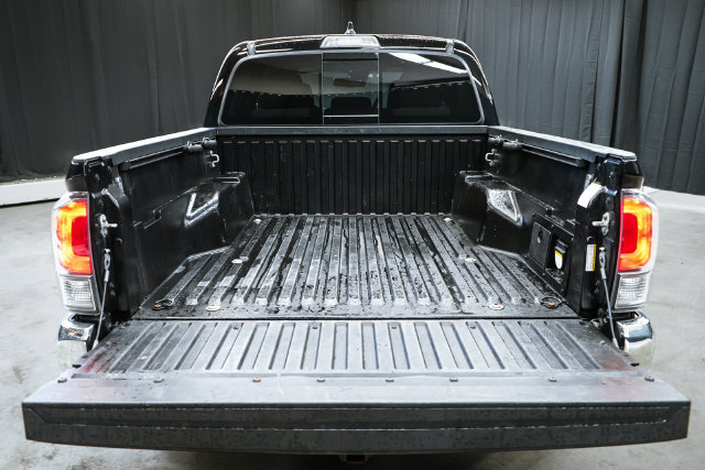 Used 2023 Toyota Tacoma TRD Off-Road AWD/4WD image 44