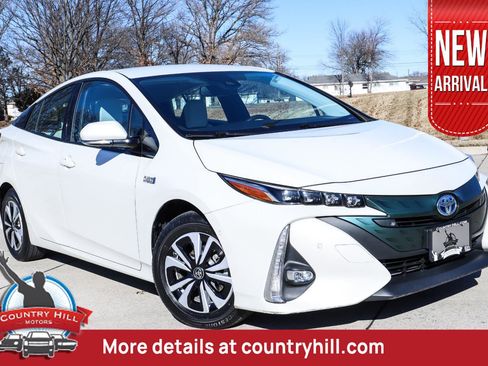 Used 2018 Toyota Prius Prime Premium image 1