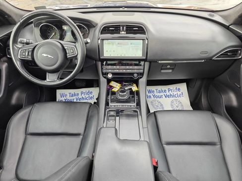 Used 2020 Jaguar F-PACE Premium image 25