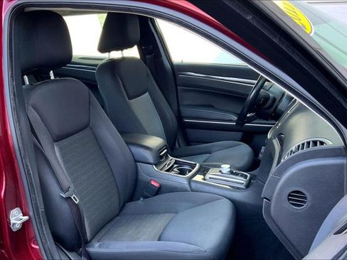 Used 2019 Chrysler 300 Touring w/ Sport Appearance Package AWD/4WD image 6