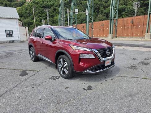 Used 2023 Nissan Rogue SL w/ SL Premium Package AWD/4WD image 2