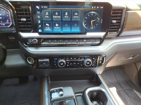 Used 2024 Chevrolet Silverado 1500 High Country AWD/4WD image 16