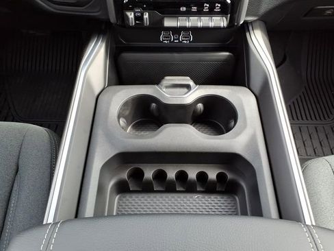 New 2026 RAM 3500 Big Horn AWD/4WD image 25
