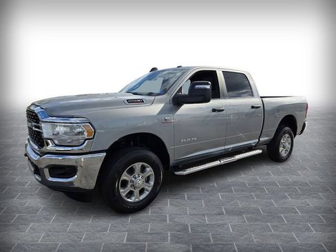 Used 2024 RAM 2500 Big Horn AWD/4WD image 3