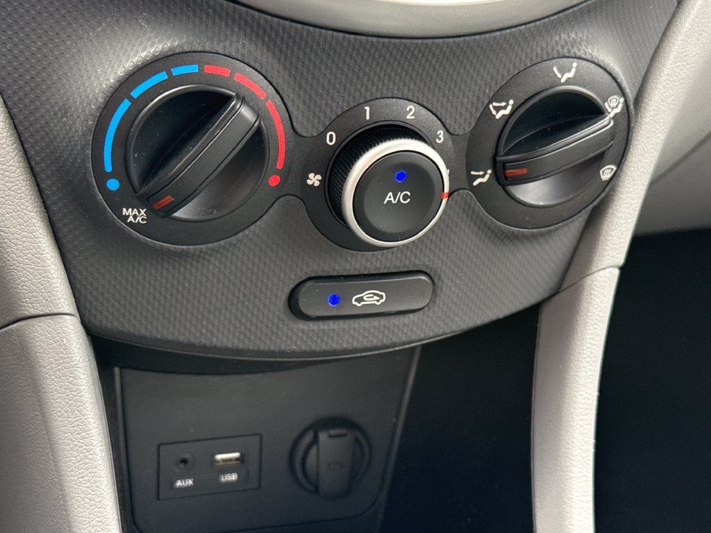 Used 2014 Hyundai Accent GS FWD image 17