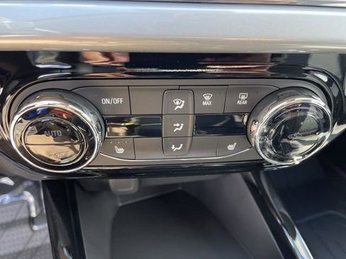 New 2026 Chevrolet Trax LT w/ Driver Confidence Package FWD image 18