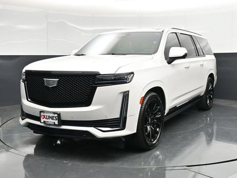 Used 2023 Cadillac Escalade ESV Sport Platinum w/ LPO, ONYX Package AWD/4WD image 8