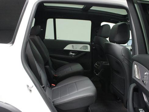 Used 2026 Mercedes-Benz GLS 450 4MATIC image 16