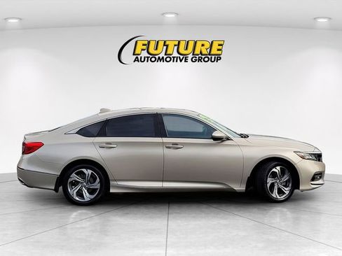 Used 2018 Honda Accord EX image 9