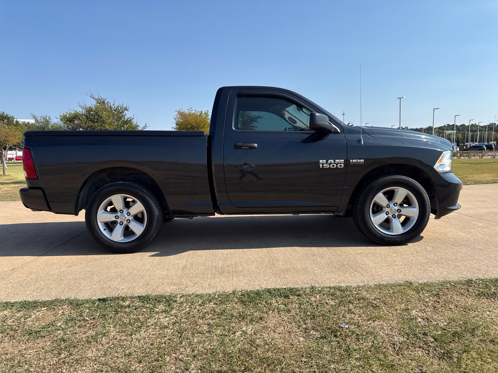 Used 2013 RAM 1500 Express RWD image 9