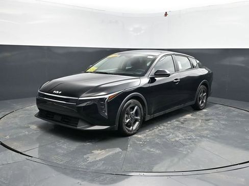 Used 2025 Kia K4 FWD image 3