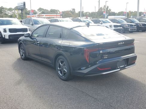 New 2025 Kia K4 LXS image 4
