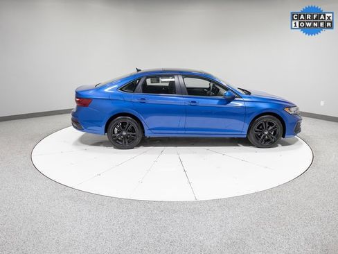 Used 2024 Volkswagen Jetta SE w/ Panoramic Sunroof Package image 28