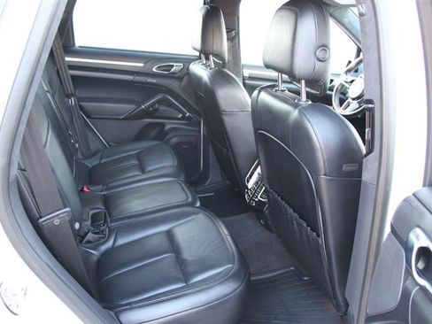 Used 2018 Porsche Cayenne GTS AWD/4WD image 14