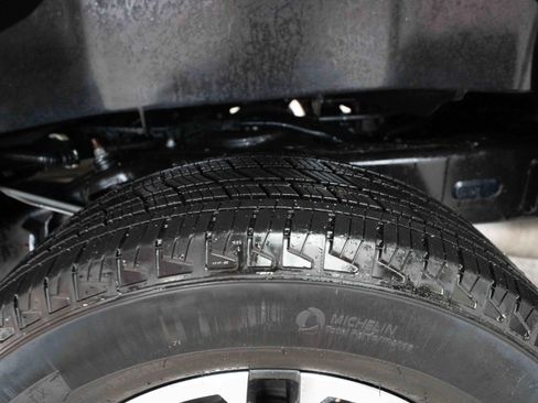 Used 2024 Toyota Tacoma TRD Sport w/ TRD Sport Upgrade Package image 29