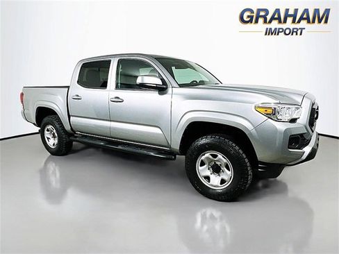 Used 2022 Toyota Tacoma SR image 1