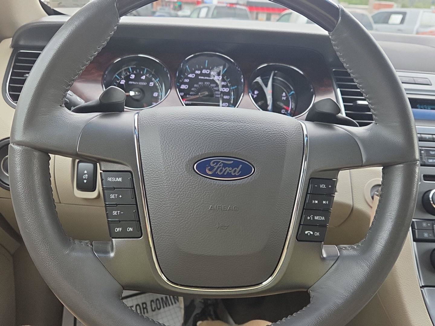 Used 2012 Ford Taurus Limited AWD/4WD image 18