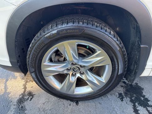 Used 2019 Toyota Highlander Limited image 10